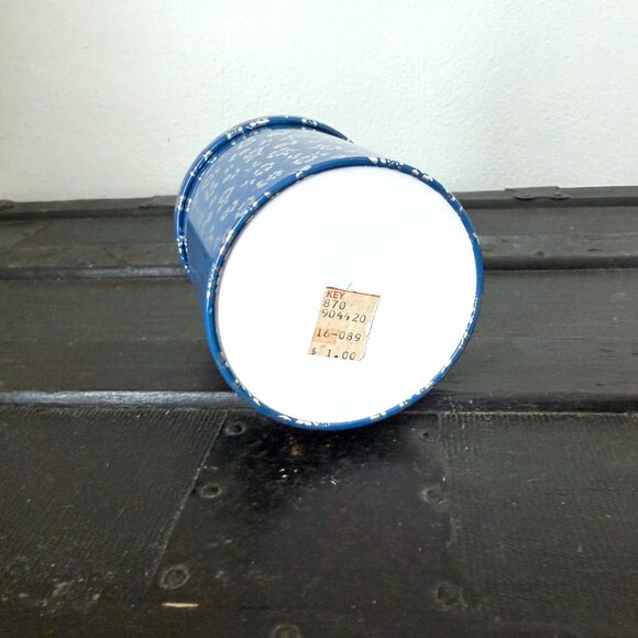 Vintage Tea Tin | Blue & White Floral Metal Lidded Storage Container | Cylinder - Picture 4 of 9